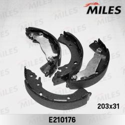 E210176 Колодки торм.бар.HYUNDAI GETZ 1.1-1.6 02- c АБС (D 203mm)