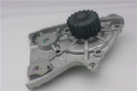 Помпа водяная Mazda gwmz-32a